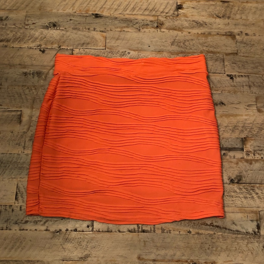 Boutique coral banded skirt